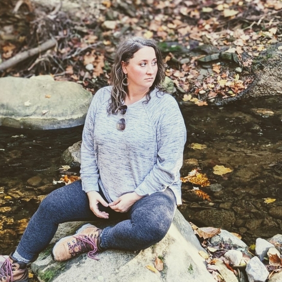 Meet your Posher, Holly - Picture 2 of 5